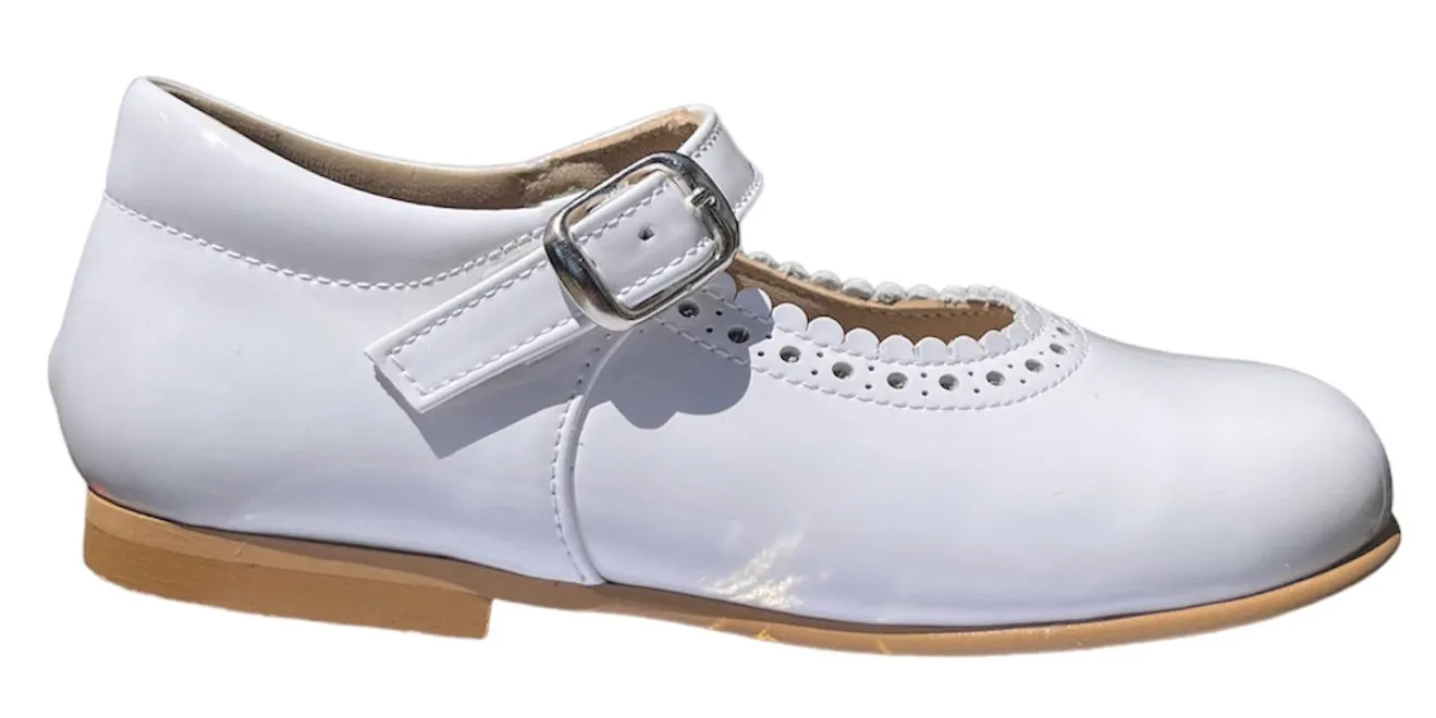 Shawn & Jeffery White Patent Leather Buckle Classic Mary Jane